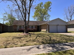 Building Photo - 16450 Hibiscus Ln