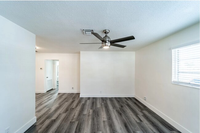 Foto del edificio - 4110 SW 24th Ct