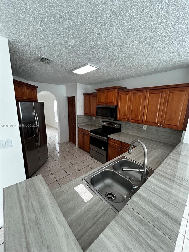 Foto del edificio - 20471 SW 1st St