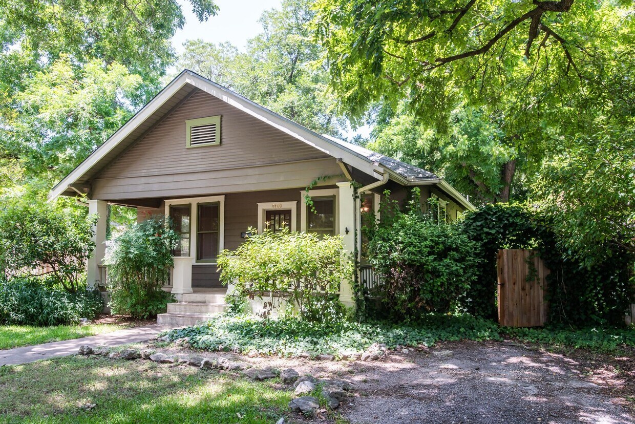 Primary Photo - Adorable Hyde Park Property on Corner Lot