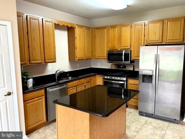 Building Photo - 8003 Normandy Dr