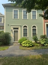 Building Photo - 7 Shadow Brook Dr