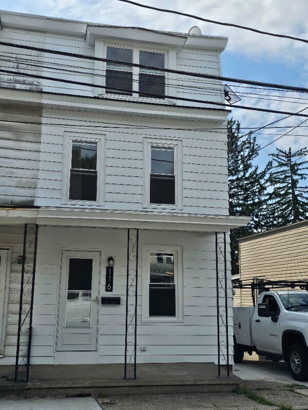 Foto principal - 116 E Liberty St