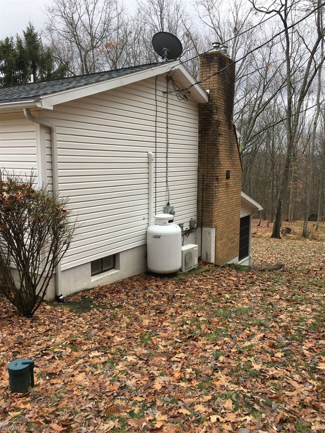 Building Photo - 341 Tilbury Hill Rd