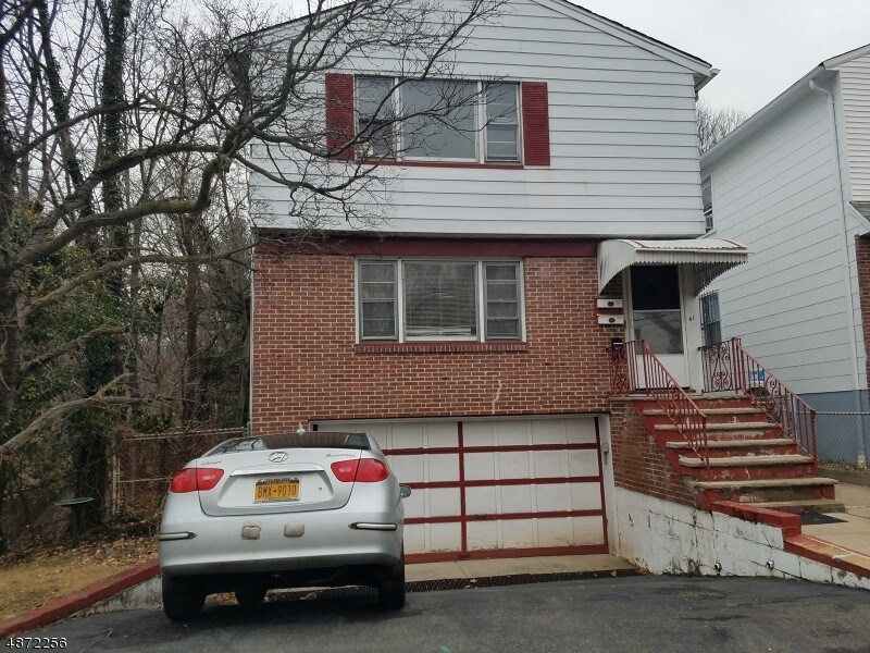 Primary Photo - 41 Yale Ave