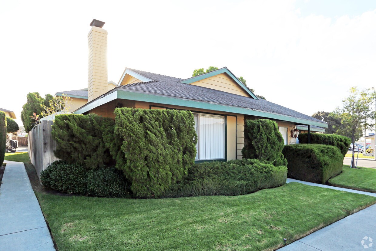 Building Photo - 16582 Kellog Cir