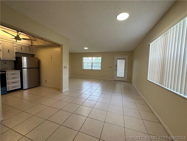 Building Photo - 760 Normandy Trail