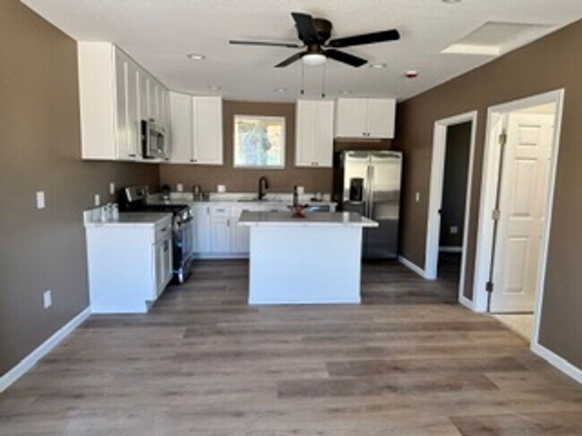 Foto del edificio - Charming Bear Valley Springs Home With A View!