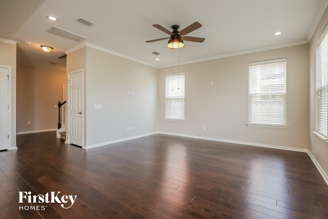 Building Photo - 437 Northern Red Oak Dr
