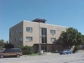 Building Photo - 6406 W Lincoln Ave