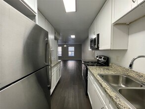 Building Photo - 9075 Gaylord Dr
