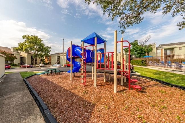 Building Photo - Summer Creek Apartments