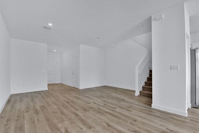 Building Photo - 702 Stellar Ct