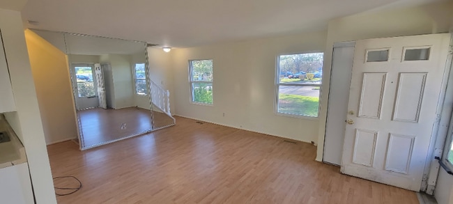 Building Photo - 100 Ewing Dr