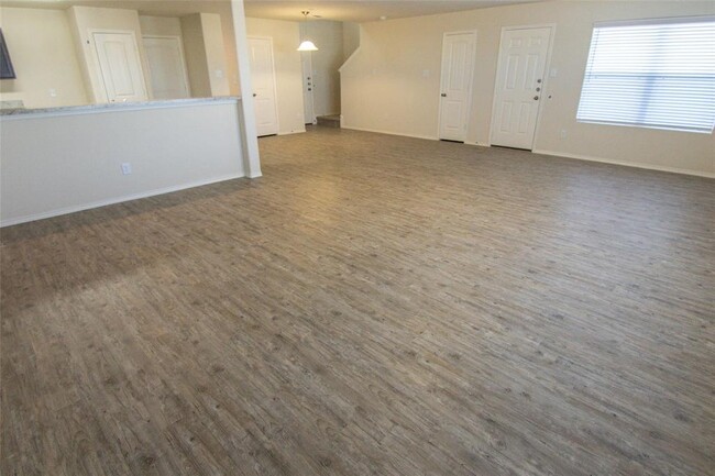 Building Photo - 2085 Oakwood Forest Dr