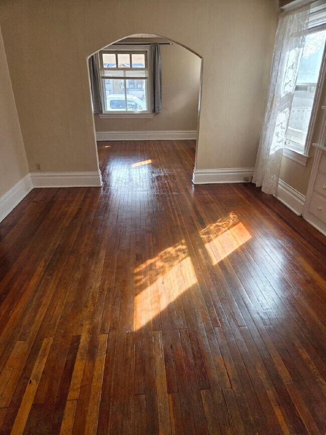 Foto del edificio - 1043 S Pennsylvania St