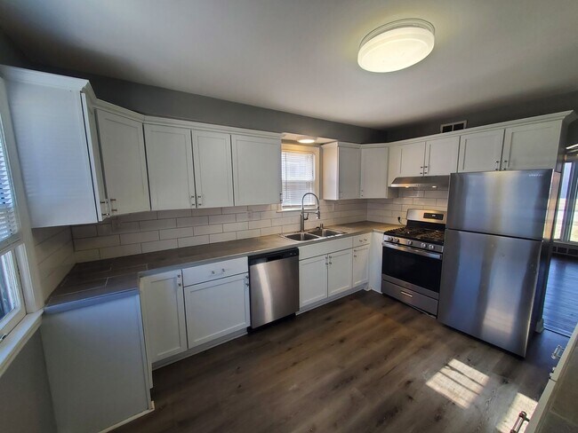 Foto del edificio - 4556-4556A N 65th St