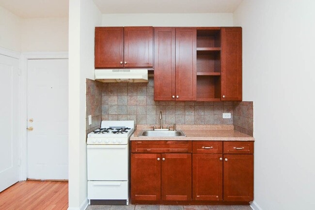 Foto del edificio - 2737 N Spaulding Ave