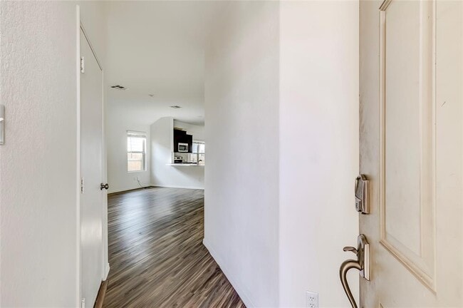 Foto del edificio - 545 Greatest Gift Wy