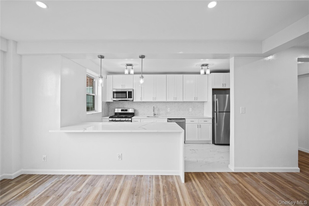 Primary Photo - 220 Pelham Rd