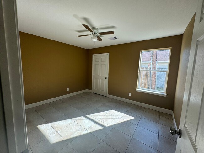 Foto del edificio - 702 Majorca Dr