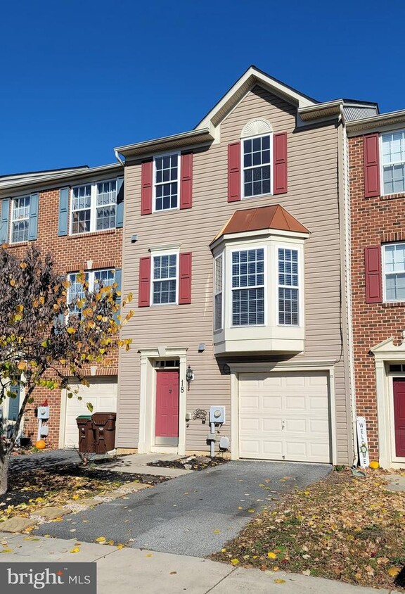 18 Streamside Pl, Falling Waters, WV 25419 Townhome Rentals in