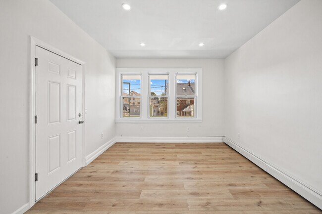 Sala de estar - 129 Banta Ave