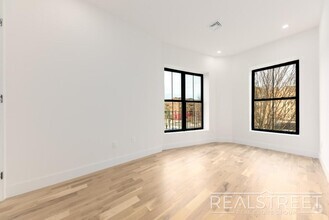 Building Photo - Brand New 3 Bed 3 Bath with OD space!