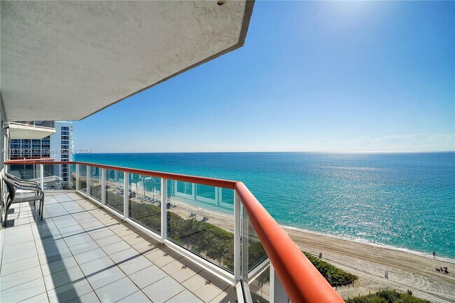 Foto del edificio - 6767 Collins Ave