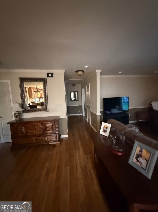 Building Photo - 2905 River Rd