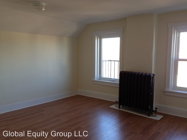 Building Photo - 60-62 Division St