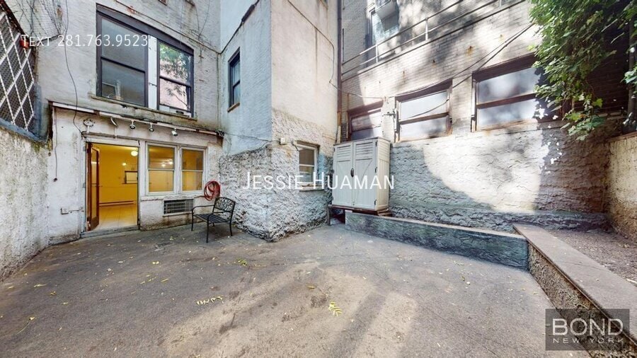 Primary Photo - 286 W End Ave