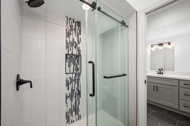 Foto del edificio - 2744 Briarhurst Dr