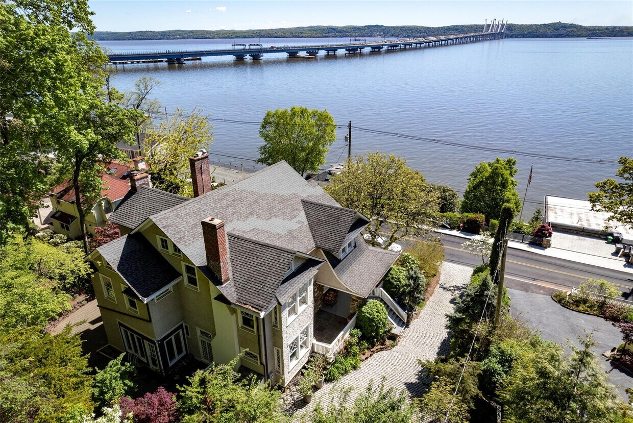 Primary Photo - 87 River Rd