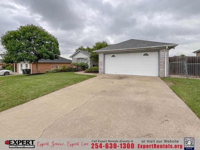 Foto del edificio - A Beautifully Updated 3-Bedroom Home that ...