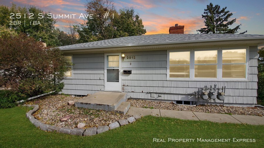 Primary Photo - 2 Bed 1 Bath Apartment in Central Sioux Falls