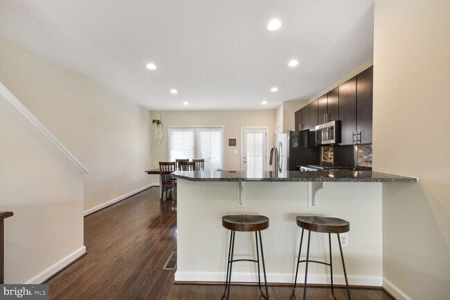 Foto del edificio - 20800 Duxbury Terrace