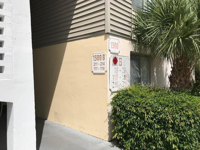 Building Photo - 1500 Crescent Cir