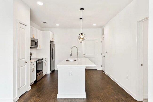 Building Photo - 2525 Arapahoe St