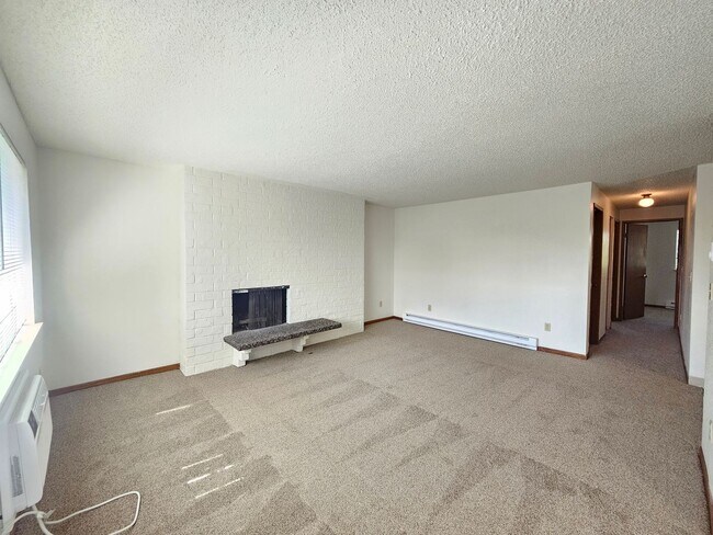 Building Photo - 2309 E 29th Ave
