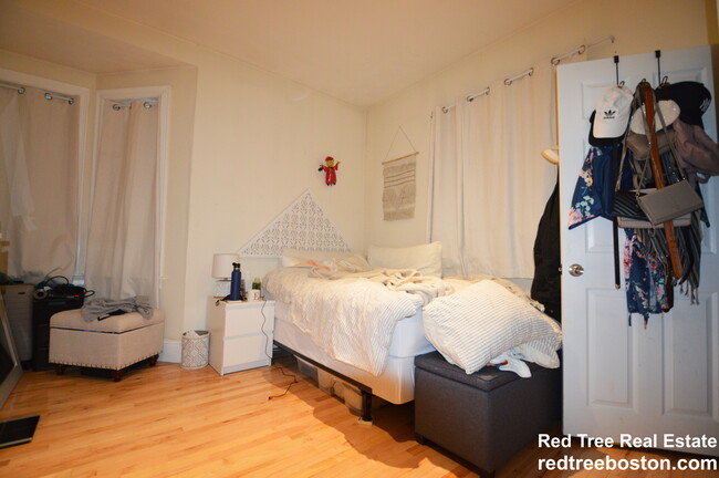Building Photo - 1285 Beacon St