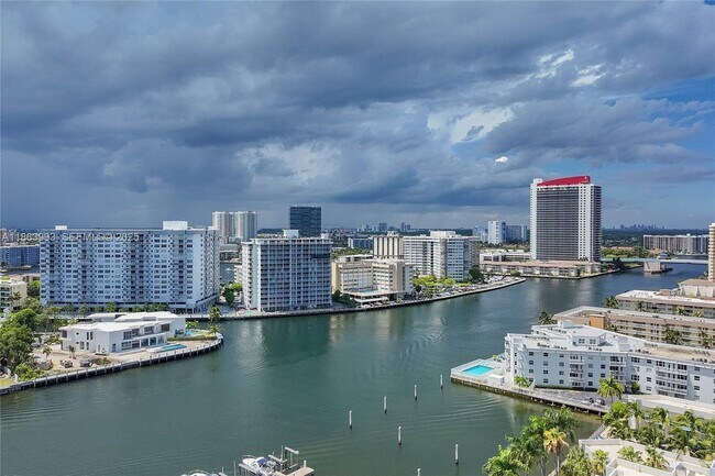 Foto del edificio - 1965 S Ocean Dr