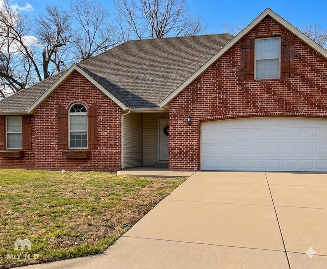 Building Photo - 116 N Peach Brook