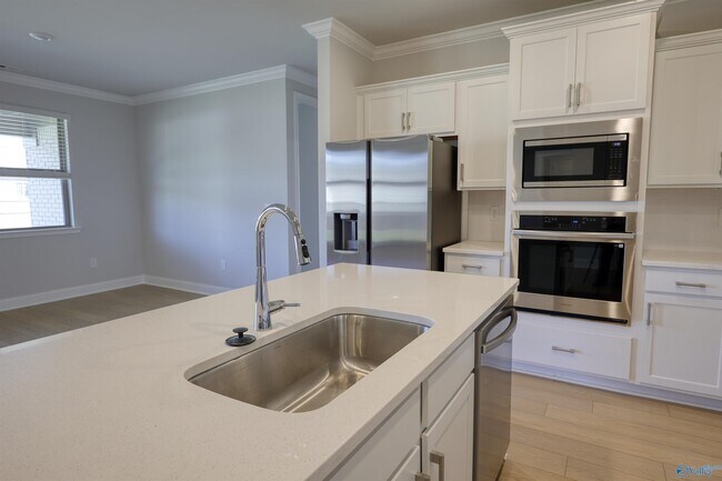 Foto del edificio - 102 Clift Crk Dr