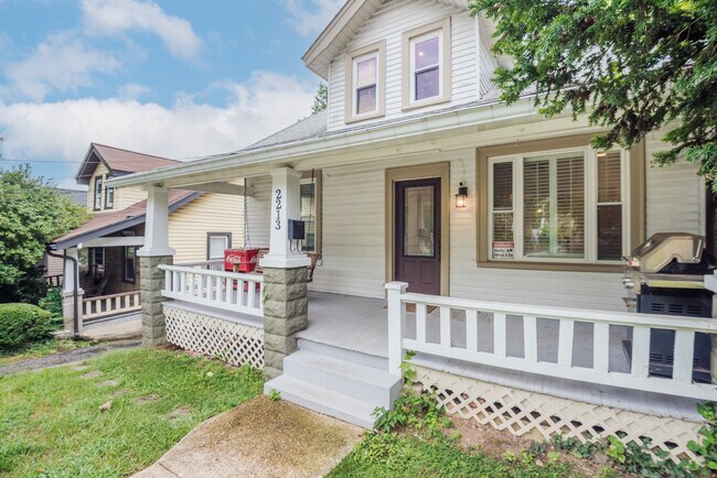 Foto del edificio - 2213 Douglas St NE