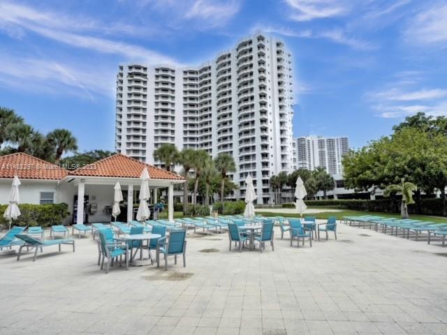 Foto principal - 3300 NE 192 St
