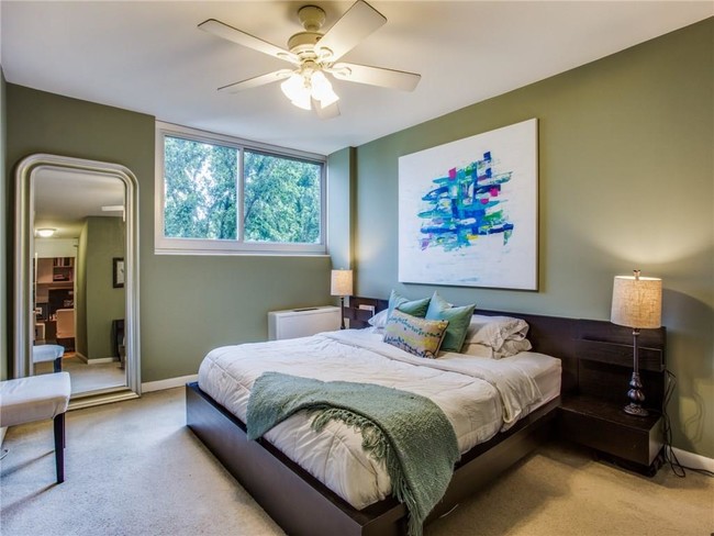 Building Photo - 3883 Turtle Creek Blvd