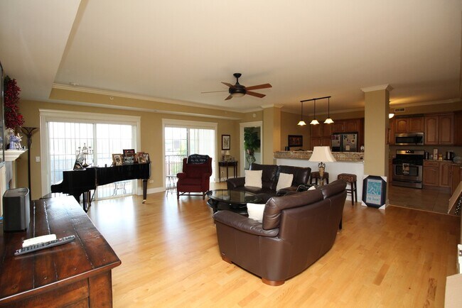 Building Photo - 10765 Clock Tower Dr