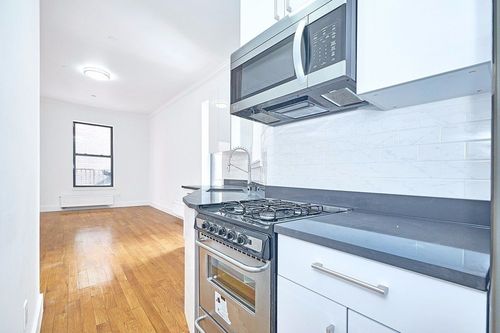 Primary Photo - 2095 Madison Ave