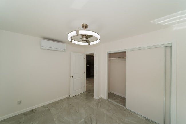 Building Photo - 355 Hoomalu St